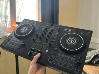 Pioneer DDJ-400.