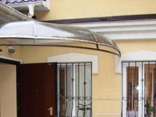 Продам двухэтажный офис с участком 3.5 сотки земли, ул. Пироговская.