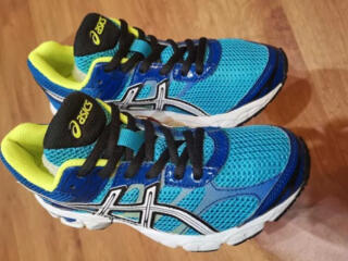 Кроссовки Asics оригинал размер 38-39