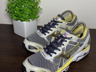 Кроссовки Mizuno Nirvana оригинал размер 38,, Тирасполь.