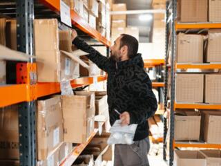 Completator marfa 12 000 lei curat