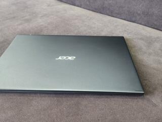 Acer i5-11th / 15.6 FHD / Intel Iris / 256Gb SSD / 8Gb DDR4.