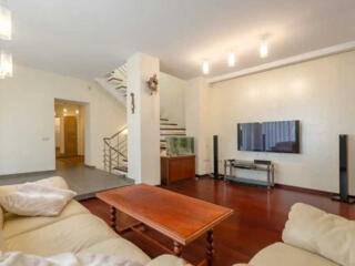 довгострокова оренда 6-к будинок Київ, Печерський, 2700 $/міс.