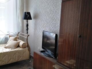 3х-комнатная Кирпичный "сталинский" дом