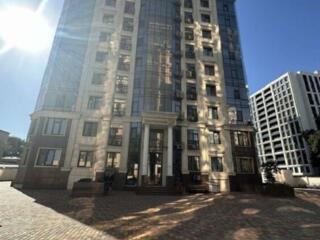 Жемчужина возле театра Музкомедии. 6/15. 64 м2.