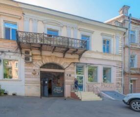 Продам коммерцию под магазин ул. Осипова, 10 Приморский район