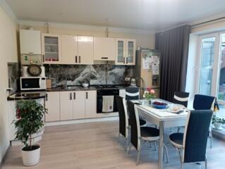 Продам дом с гаражом.