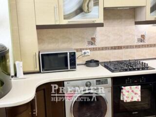 2-кімнатна квартира 56 кв. м на Сахарова. Меблі, техніка залишаються