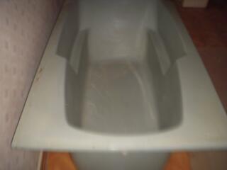 Продаю новый унитаз и мраморную ванну с раковиной тюльпан