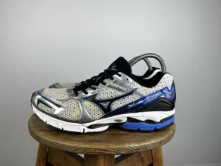 Кроссовки Mizuno оригинал размер 45 Тирасполь.