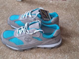 Кроссовки TIMBERLAND. Новые, размер 40