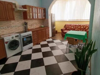 1к ЖК Тирас/Люстдорфская дорога. Средний этаж.