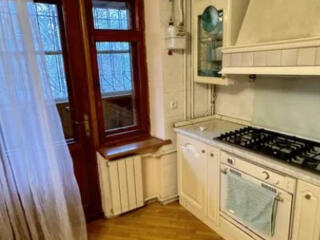 Продам квартиру 153 кв. м., 3/11, ул. Базарная/Леонтовича.