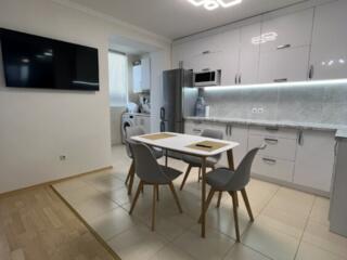 Большая двухкомнатная в новострое!