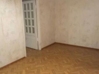 31937  Продам двухкомнатную квартиру на улице ...