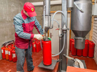 ОГНЕТУШИТЕЛИ перезарядка от 90 лей. Продажа огнетушителей и инвентаря!