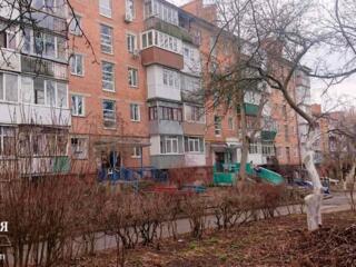 Трехкомнатная на Вокзальной. Комнаты раздельные. Кирпичный дом.