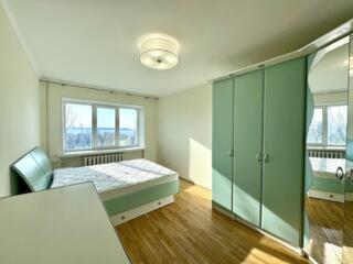 Продаю простору 3к квартиру з гарним видом на річку.