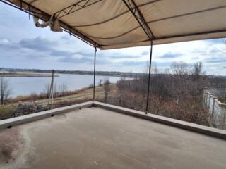 В продаже дом в три уровня пригород Черноморска СК Антарктика первая .