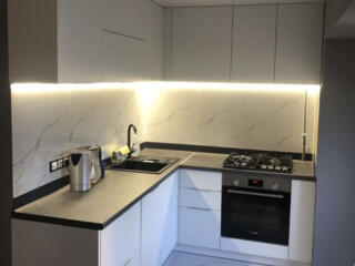 3к. Ивана и Юрия Лип / ген. Петрова. 4/9 эт. Кирпичный дом. Евроремонт