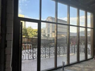 В продаже коммерческое помещение 66 м2  в шикарном жилом комплексе ...