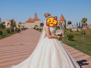 Свадебное платье в отличном состоянии