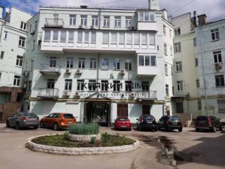 Аренда офиса по ул. Грушевского 28/2, находится на 1 этаже, площадь ..