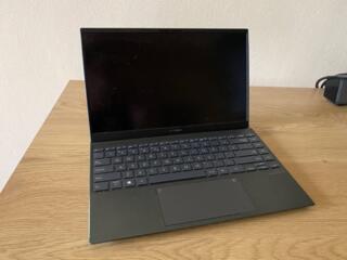 Vând Laptop Asus Zenbook 14 UX425E