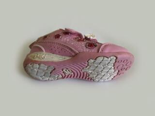 Детские кроссовки 24 размера