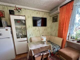 Продам комнату в коммуне 15.5. кв. м., 5/5, ул. Жолио Кюри