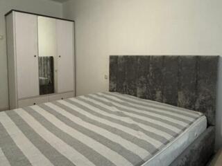 Двухкомнатная 1 этаж балкон р-н Южный. -ТОРГ)))!!! ИПОТЕКА)).