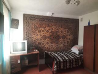 Продается 2 комнатная квартира жилком с гаражом в Центре