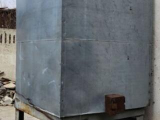 Продаётся обшитая бочка из под соляры, примерно на 3 куба 240 у. е.