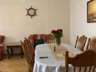 3-комнатная, 3 этаж, 100 кв. м., Оперный театр