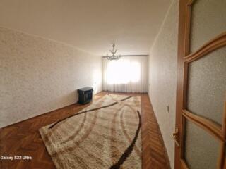 Сдаётся 3-х комнатная квартира семейной паре без животных 150$