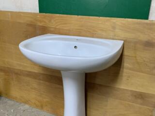 Умывальник на ножке