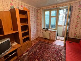 Продается комната в общежитии с балконом.