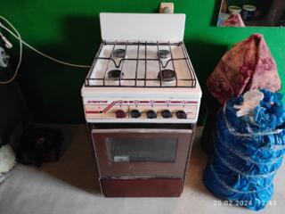 ГАЗОВАЯ ПЛИТА. РАБОТАЕТ БЕЗУПРЕЧНО. ЛИБО обмен ваши предложения Бендеры