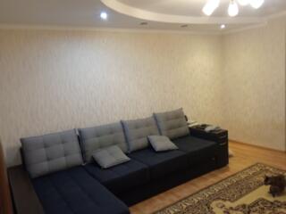 Сдам 2-х комнатная квартира+ гардеробная+ балкон пристроен