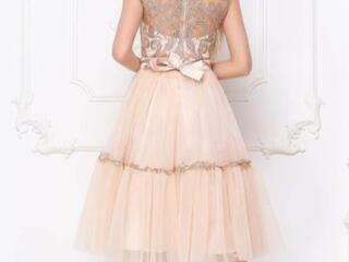 Продам новое нарядное платье