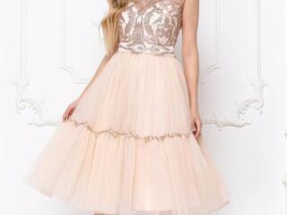 Продам новое нарядное платье