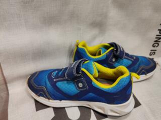 Продам кроссовки 150₽