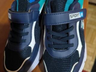 Кроссовки, размер 35, новые.