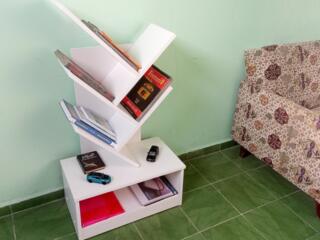 Книжный стеллаж. Скидки в честь пасхальных праздников!