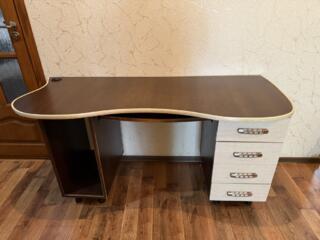 Письменный стол