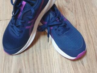 Кроссовки asics, 38 размер, новые.
