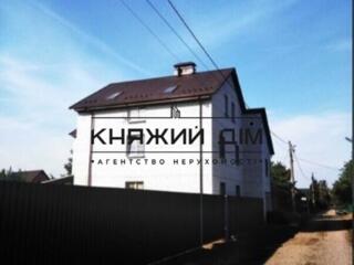 Продаю большой коттедж в черте Киева. Общая площадь 360м. 8 соток ...