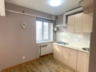 В продаже светлая однокомнатная квартира на проспекте Шевченко. Общая 