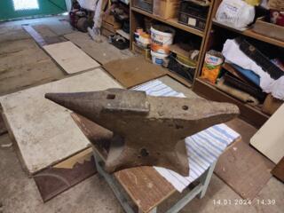 Наковальня 65$ вес около 85 кг. Находится в Бендерах на баме без торга