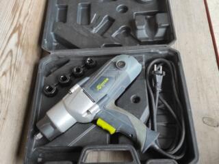 Гайковерт ударный, электрический TITAN PUG 450 LCD